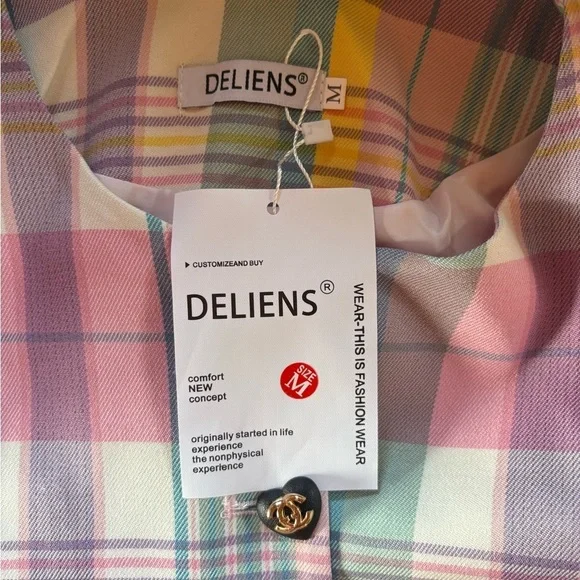 Shortsleeved button down Top - Picture 2 of 12